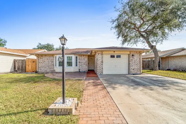 2402 Vialoux Drive, Corpus Christi, TX 78418