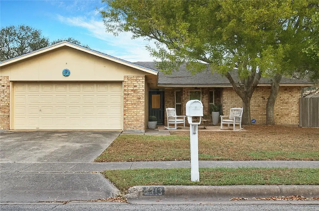 2213 Live Oak Drive, Portland, TX 78374 - Image #1