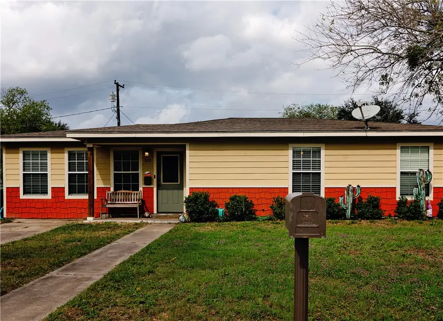 805 E Anderson Street, Beeville, TX 78102 - Image #2