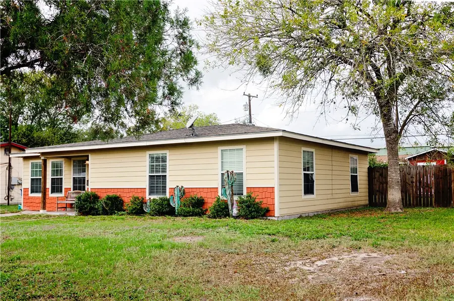 805 E Anderson Street, Beeville, TX 78102 - Image #3