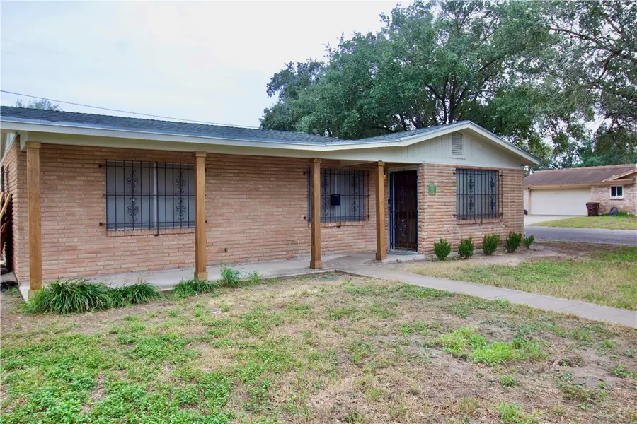 843 W H Avenue, Kingsville, TX 78363 - Image #2