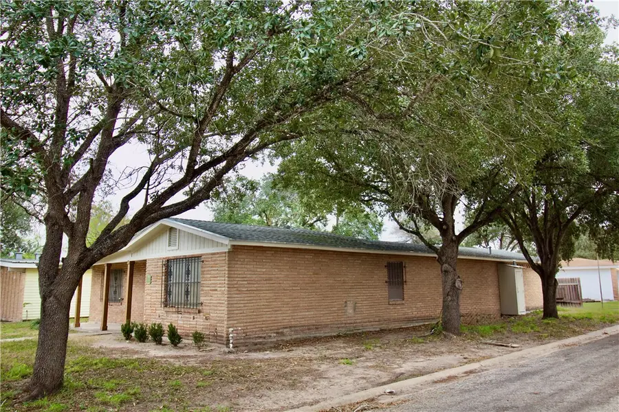 843 W H Avenue, Kingsville, TX 78363 - Image #3