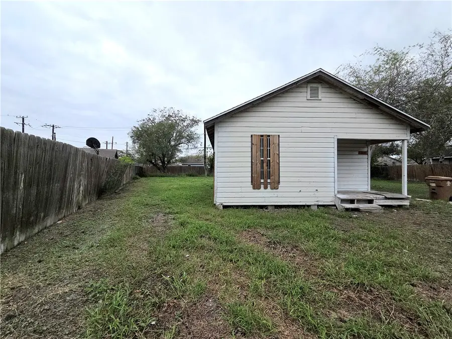 3237 Eisenhower Street, Corpus Christi, TX 78416 - Image #2