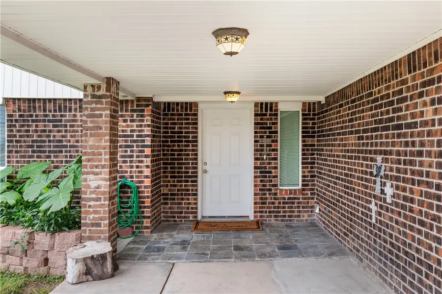 8101 Barrogate Drive, Corpus Christi, TX 78409 - Image #2