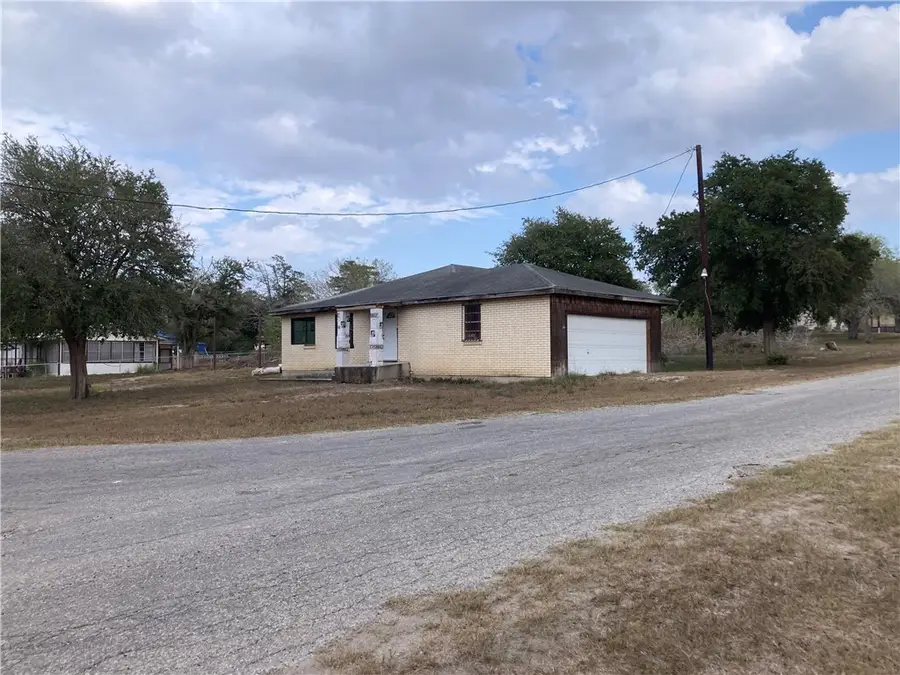 127 Lake Street, Mathis, TX 78368 - Image #2