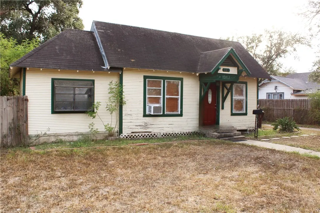 521 E Huisache Avenue, Kingsville, TX 78363 - Image #1