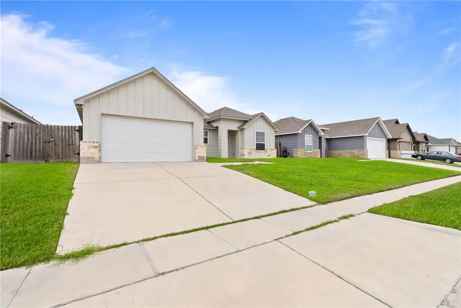 3417 Pineda Street, Corpus Christi, TX 78414 - Image #2