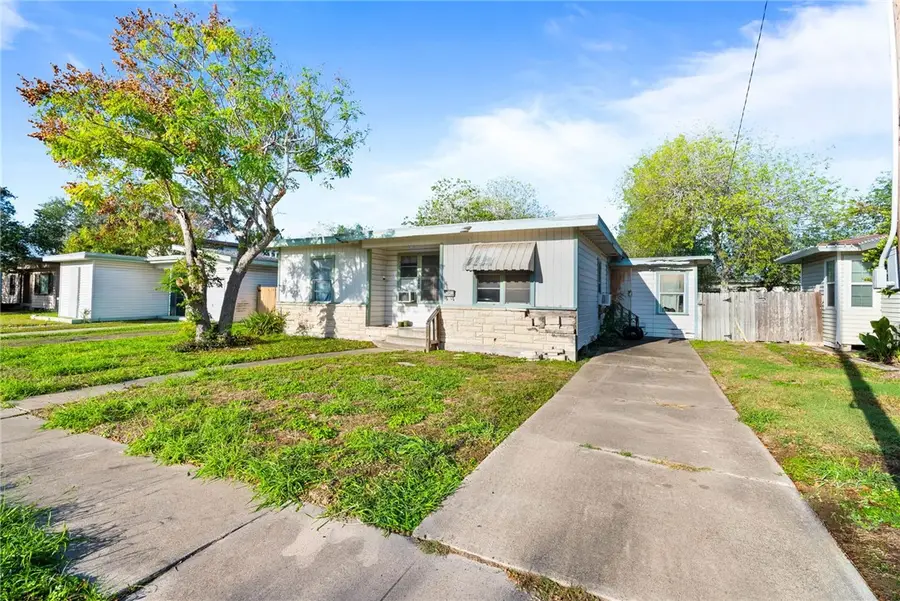 722 Chase Drive, Corpus Christi, TX 78412 - Image #2