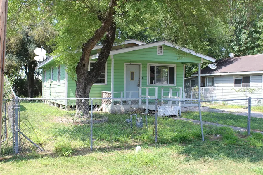 651 Trevino Street, Alice, TX 78332 - Image #3