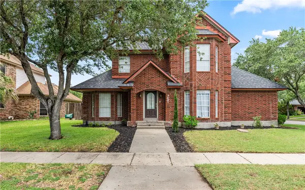 7401 Blue Lake Drive, Corpus Christi, TX 78413