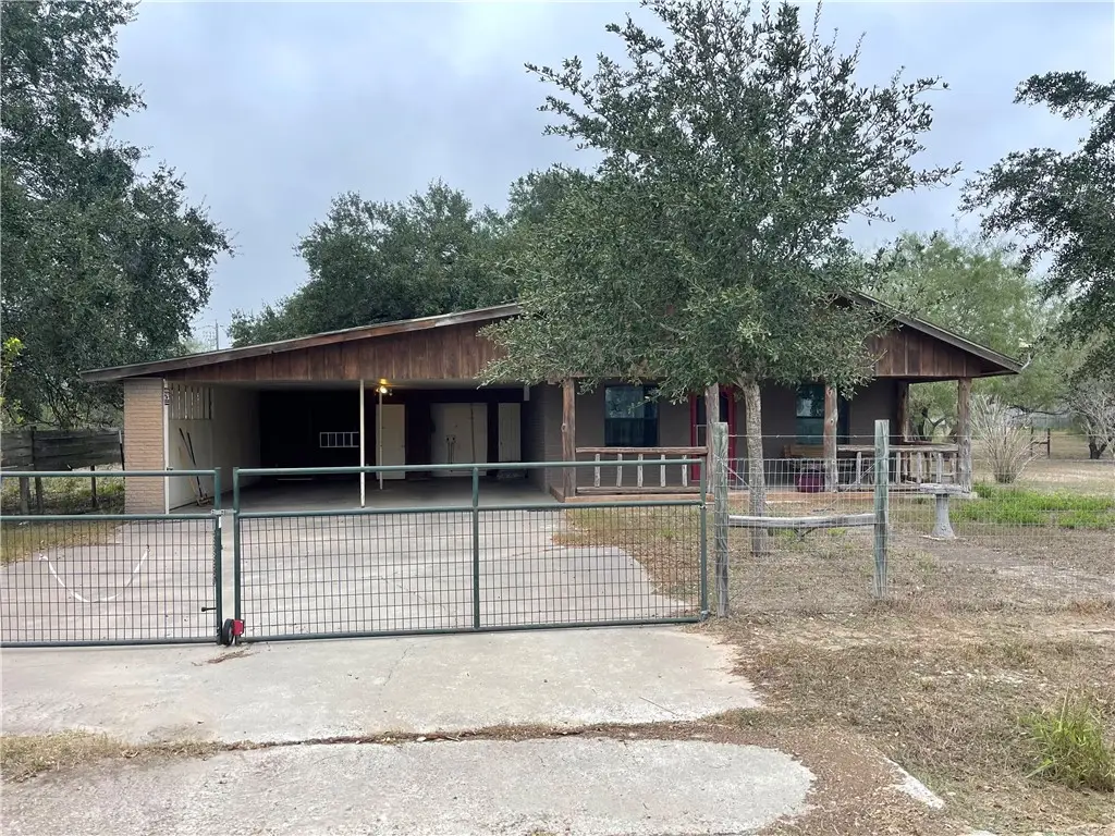 604 W Holland Street, Falfurrias, TX 78355 - Image #1