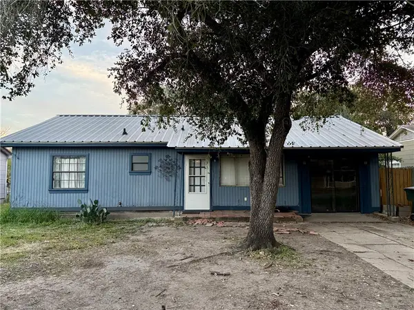 806 Parr Drive, Alice, TX 78332