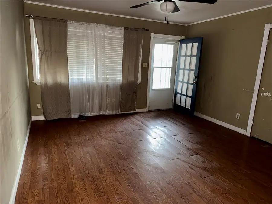 806 Parr Drive, Alice, TX 78332 - Image #2