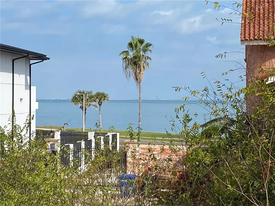 3546 Denver Avenue, Corpus Christi, TX 78411 - Image #2