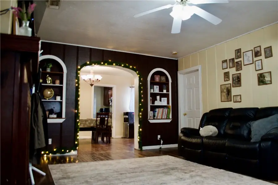 207 Mcgloin Street, Three Rivers, TX 78071 - Image #3