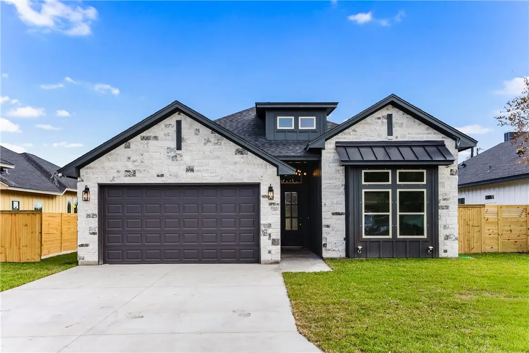 835 S 8th Street, Aransas Pass, TX 78336 - Image #1