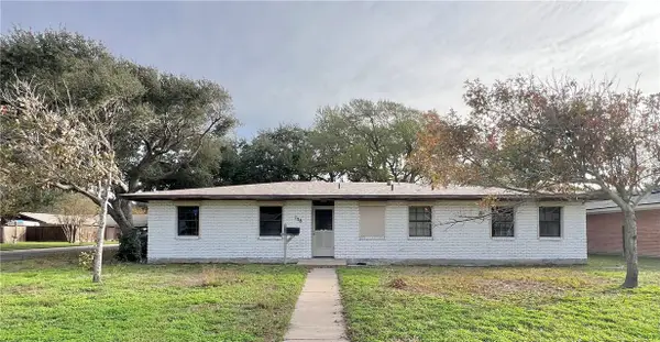 138 E Janin Circle, Portland, TX 78374