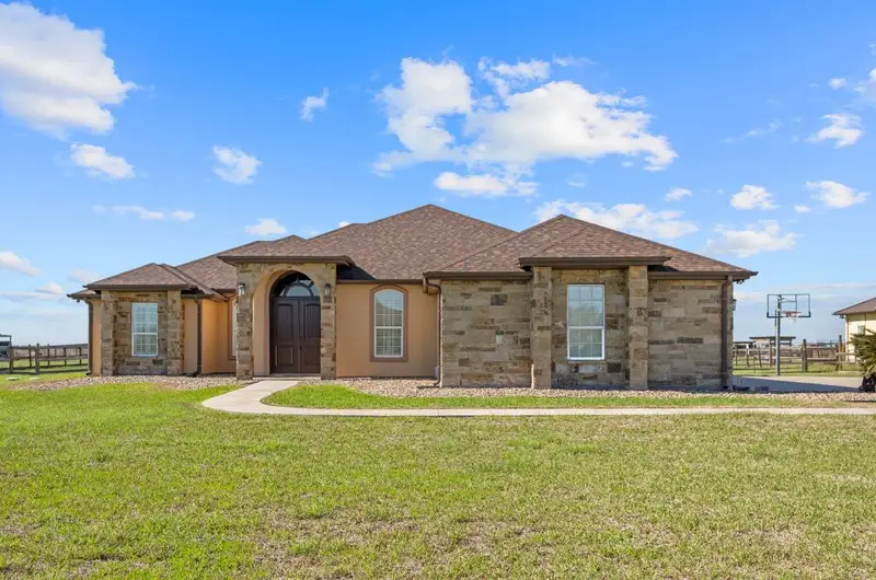 2381 Santa Maria Ln, Corpus Christi, TX 78415 - #1