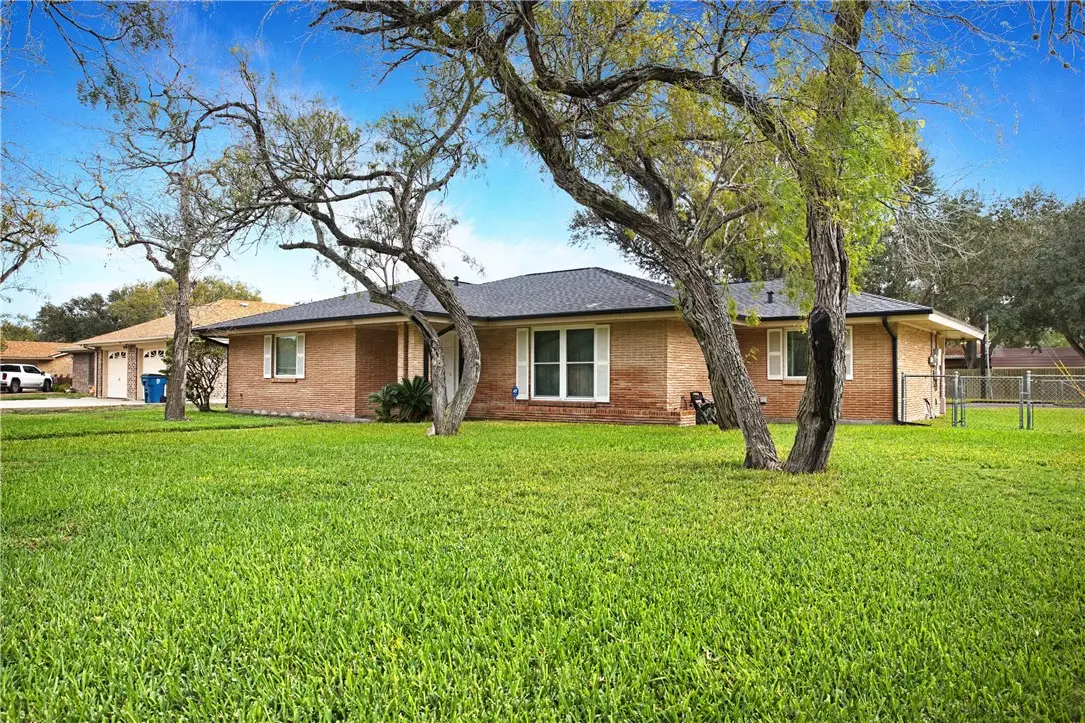 1100 Adeline Street, Sinton, TX 78387 - Image #1