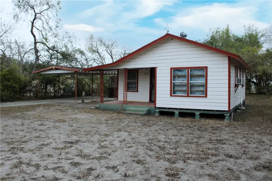 1208 E Kenedy Avenue, Kingsville, TX 78363 - Image #3