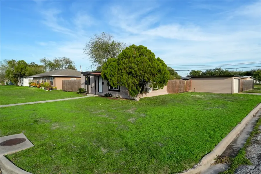 3826 Willow Street, Corpus Christi, TX 78411 - Image #2