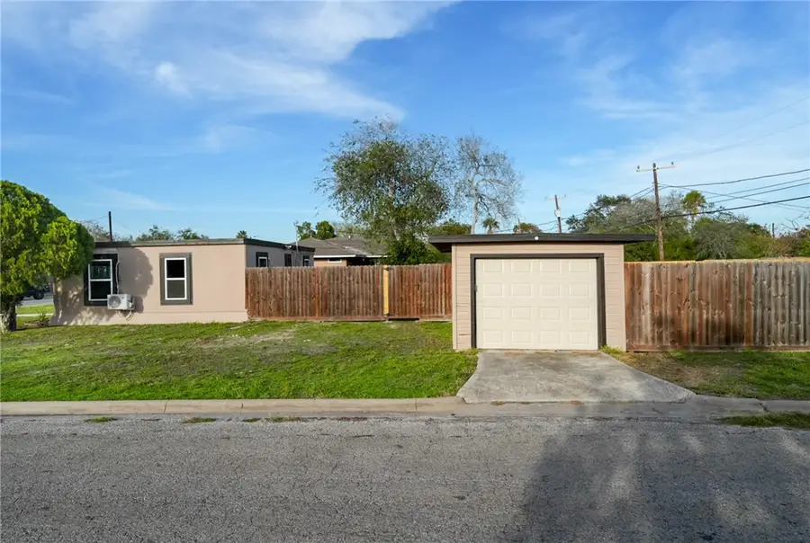 3826 Willow Street, Corpus Christi, TX 78411 - Image #3