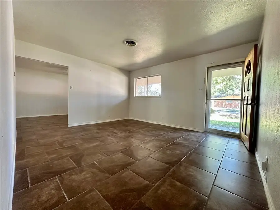 1701 Santa Maria Street, Kingsville, TX 78363 - #2