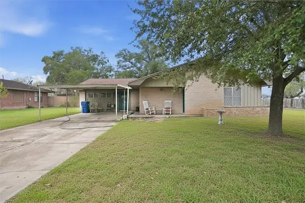 1000 Austin Street, George West, TX 78022