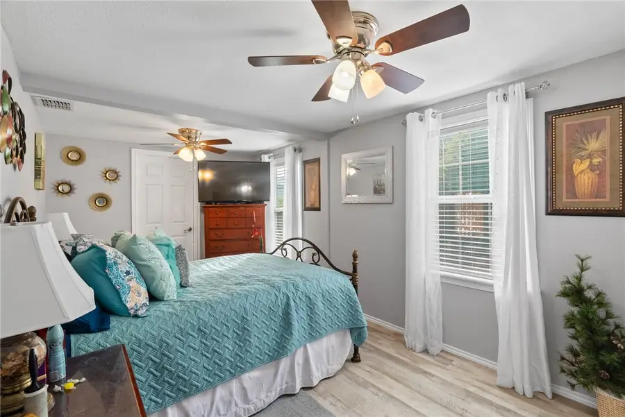 710 N Ann Street, Rockport, TX 78382 - Image #3