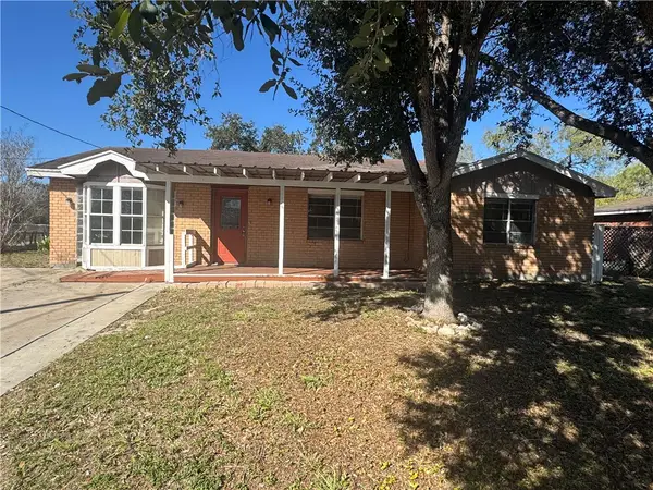 904 W Walton Street, Beeville, TX 78102