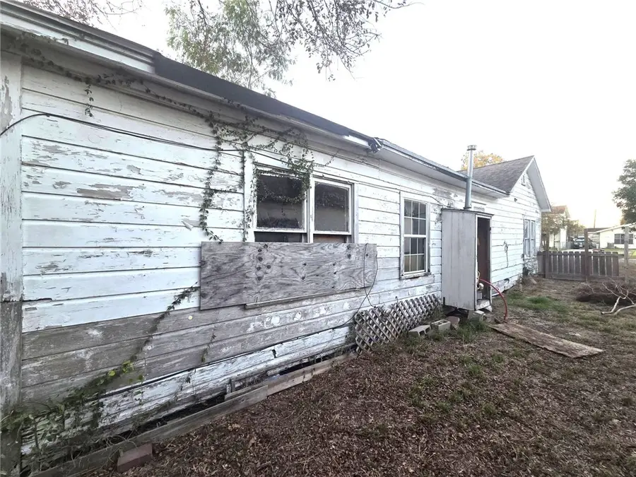 515 E Henrietta Avenue, Kingsville, TX 78363 - Image #3