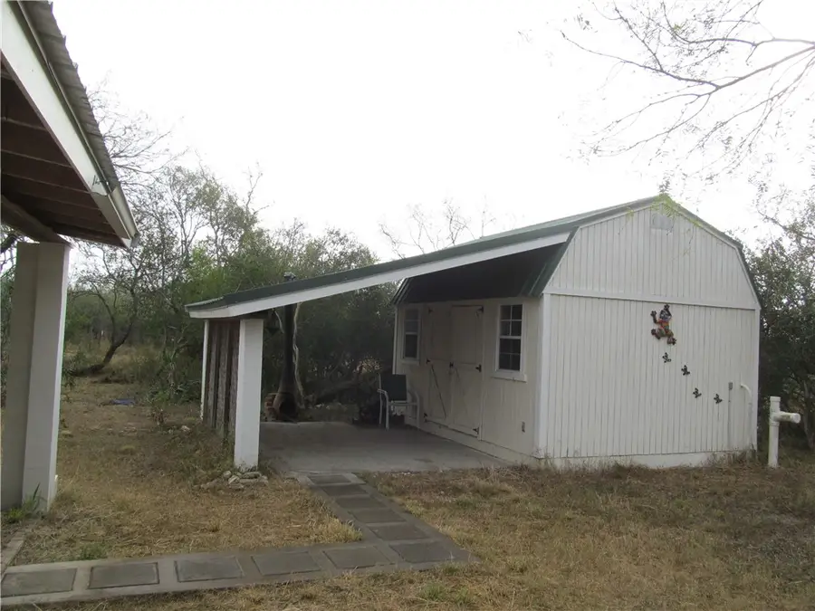 1816 W County Road 303, Orange Grove, TX 78372 - Image #2