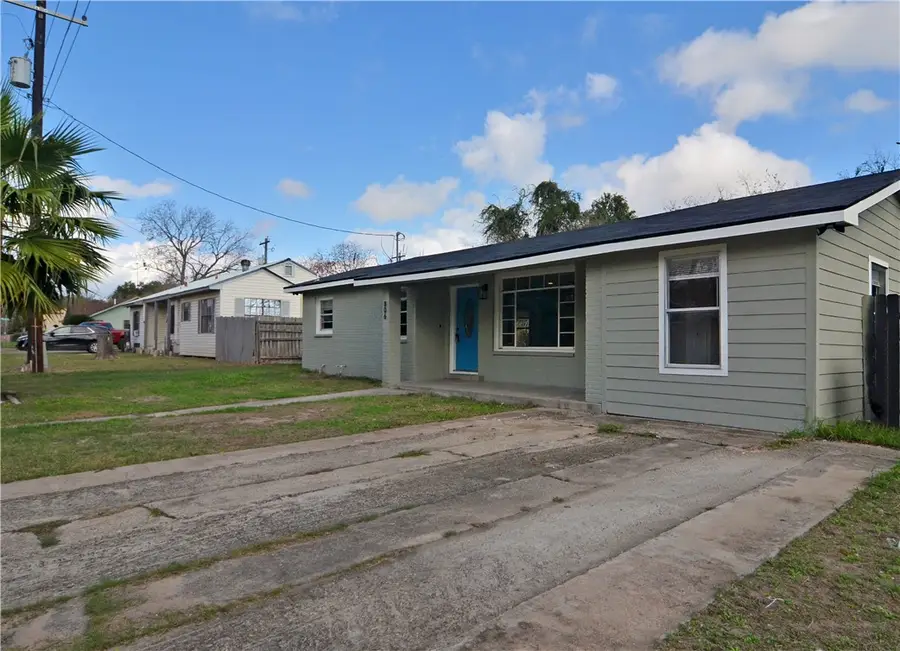 806 N Adams Street, Beeville, TX 78102 - Image #2