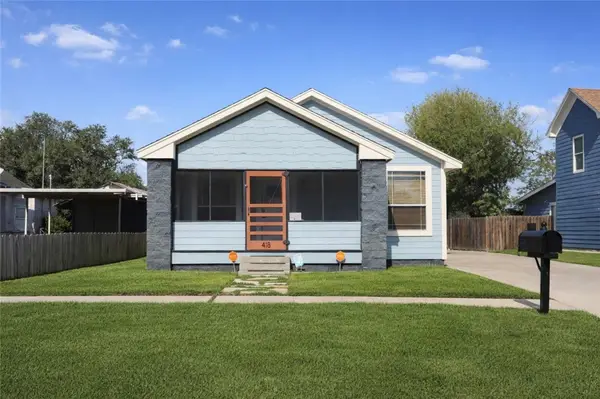 418 W Lee Avenue, Kingsville, TX 78363