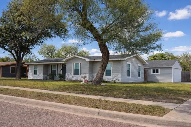 1210 E Warren Avenue, Kingsville, TX 78363 - Image #2