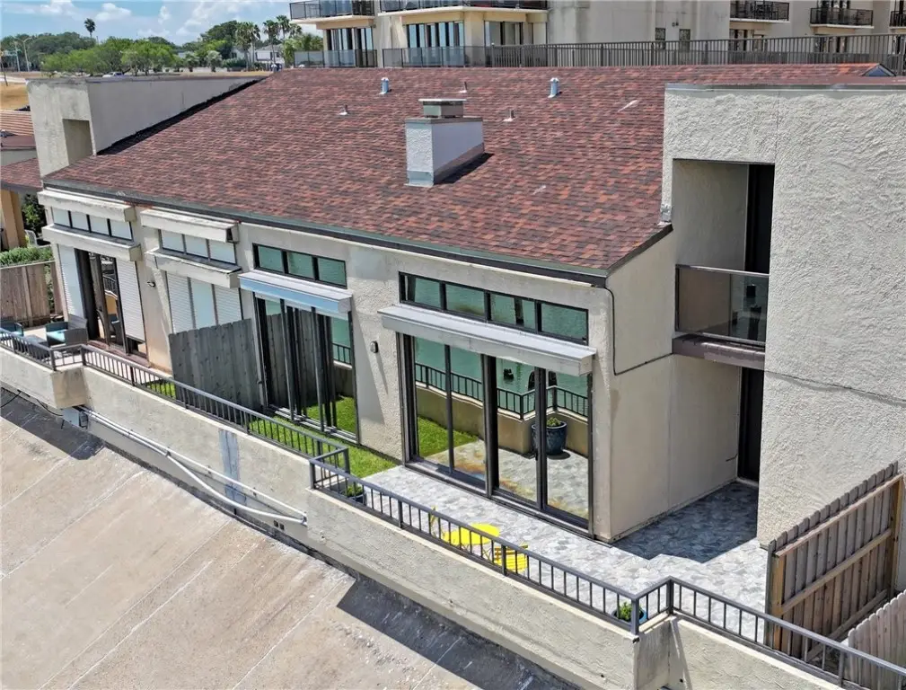 1400 E Ocean Drive #2, Corpus Christi, TX 78404 - Image #1