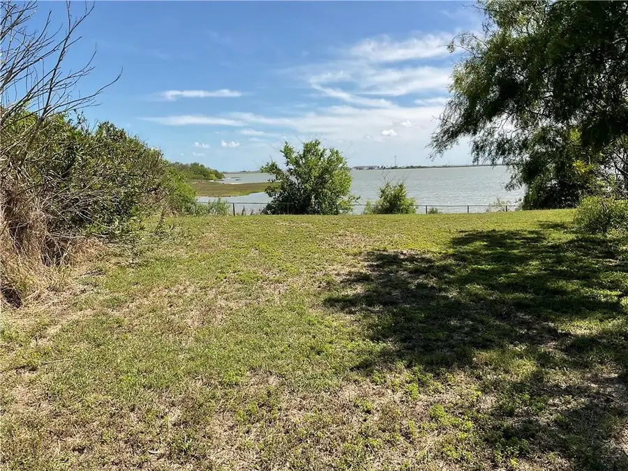 1014 Bluff Dr, Portland, TX 78374 - Image #3