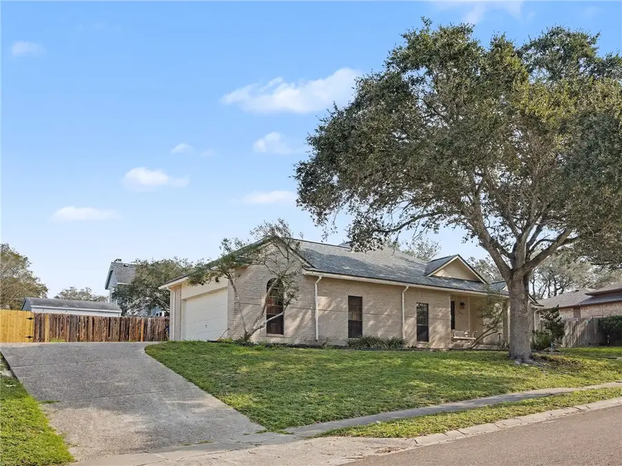 13836 Paddlewheel Drive, Corpus Christi, TX 78410 - Image #2