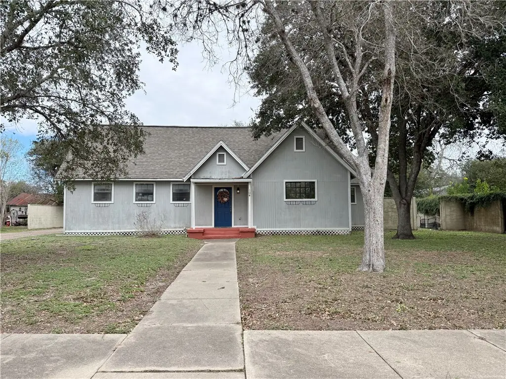 104 N Berry, Beeville, TX 78102 - Image #1
