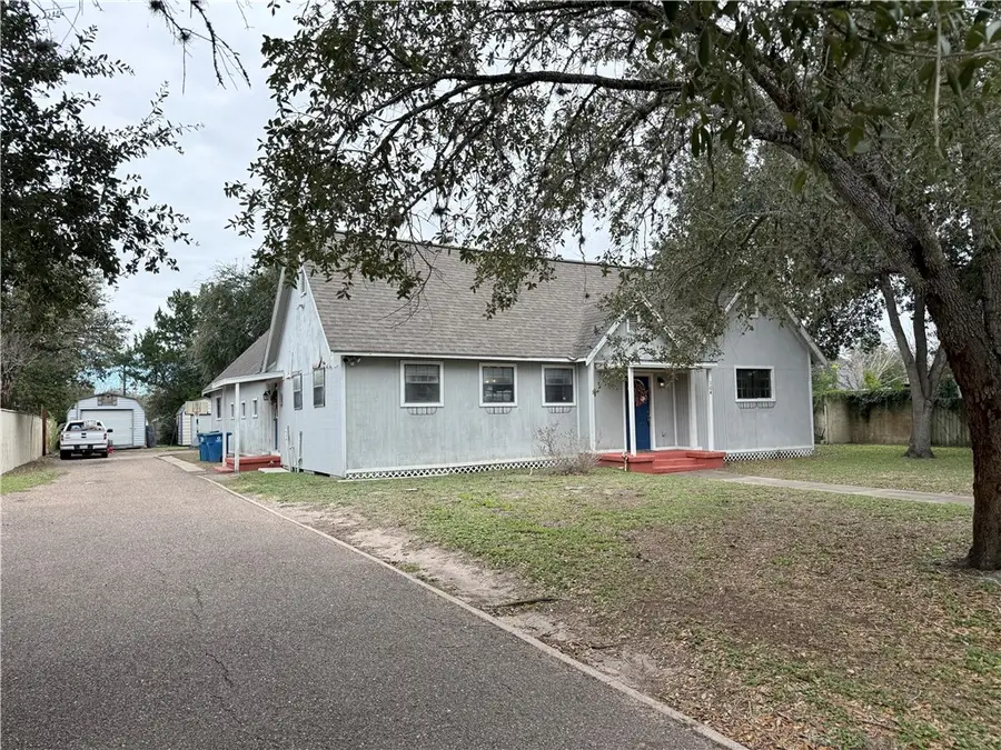 104 N Berry, Beeville, TX 78102 - Image #2