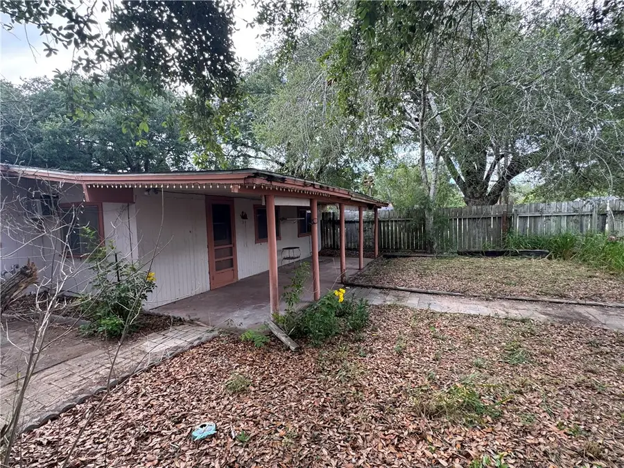 409 Taylor, Falfurrias, TX 78355 - Image #2