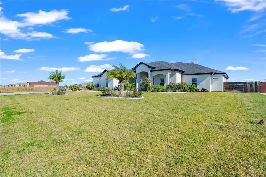 2342 Shaftsbury Drive, Corpus Christi, TX 78415 - Image #2