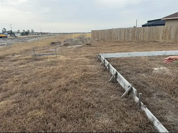 6729 Keyan Drive, Corpus Christi, TX 78414