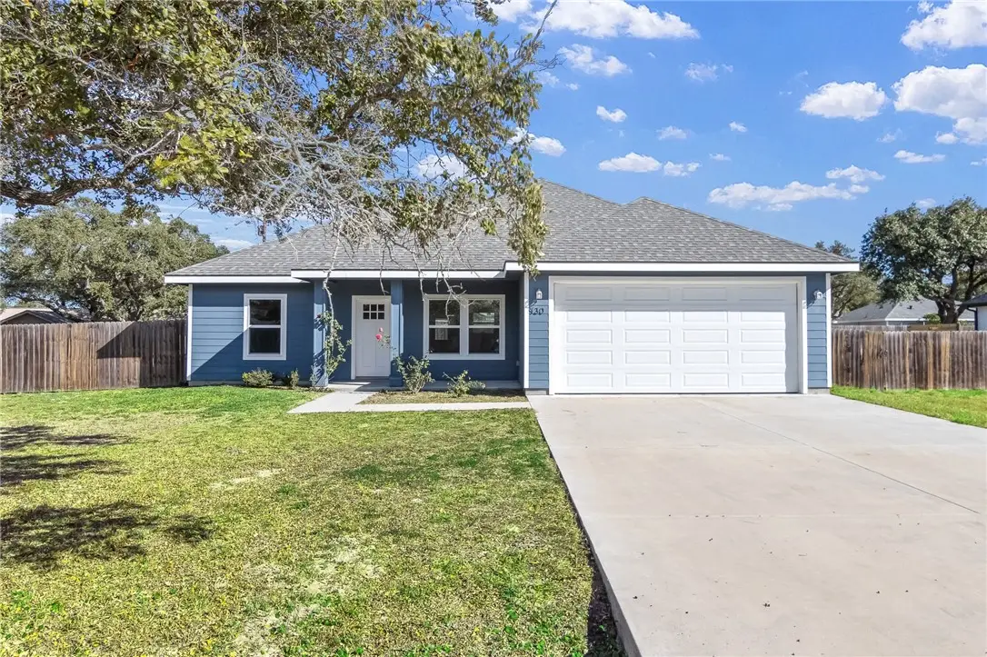930 Redwood Avenue, Rockport, TX 78382 - #1