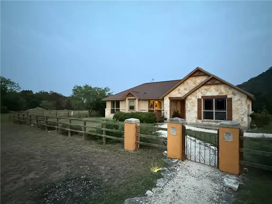 28799 N Us Highway 83, Concan, TX 78838 - Image #3