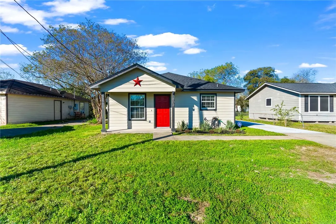 804 Avenue B, Sinton, TX 78387 - Image #1