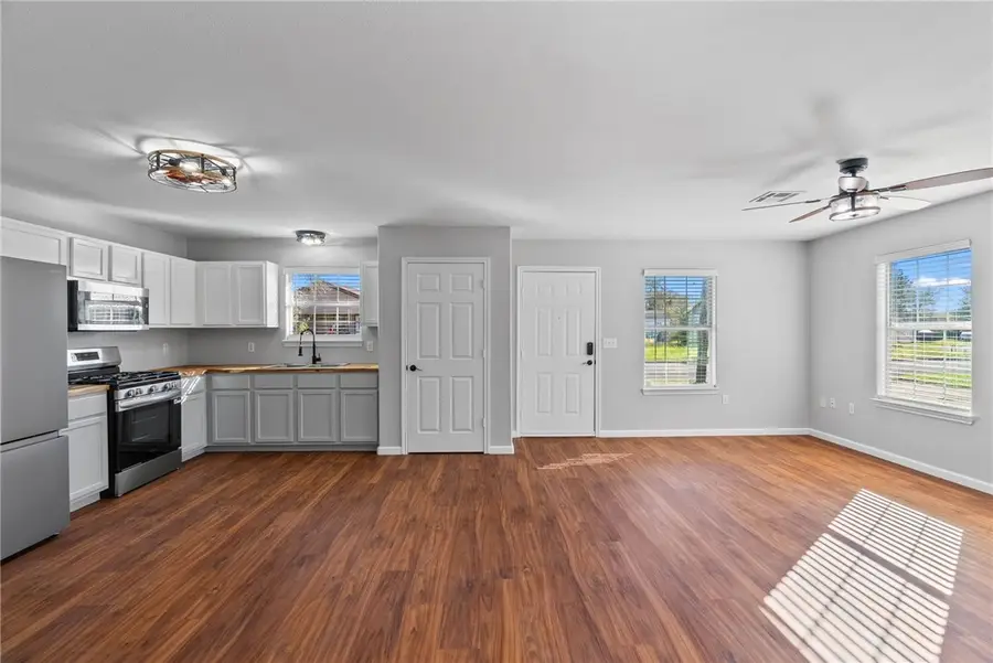 804 Avenue B, Sinton, TX 78387 - Image #2