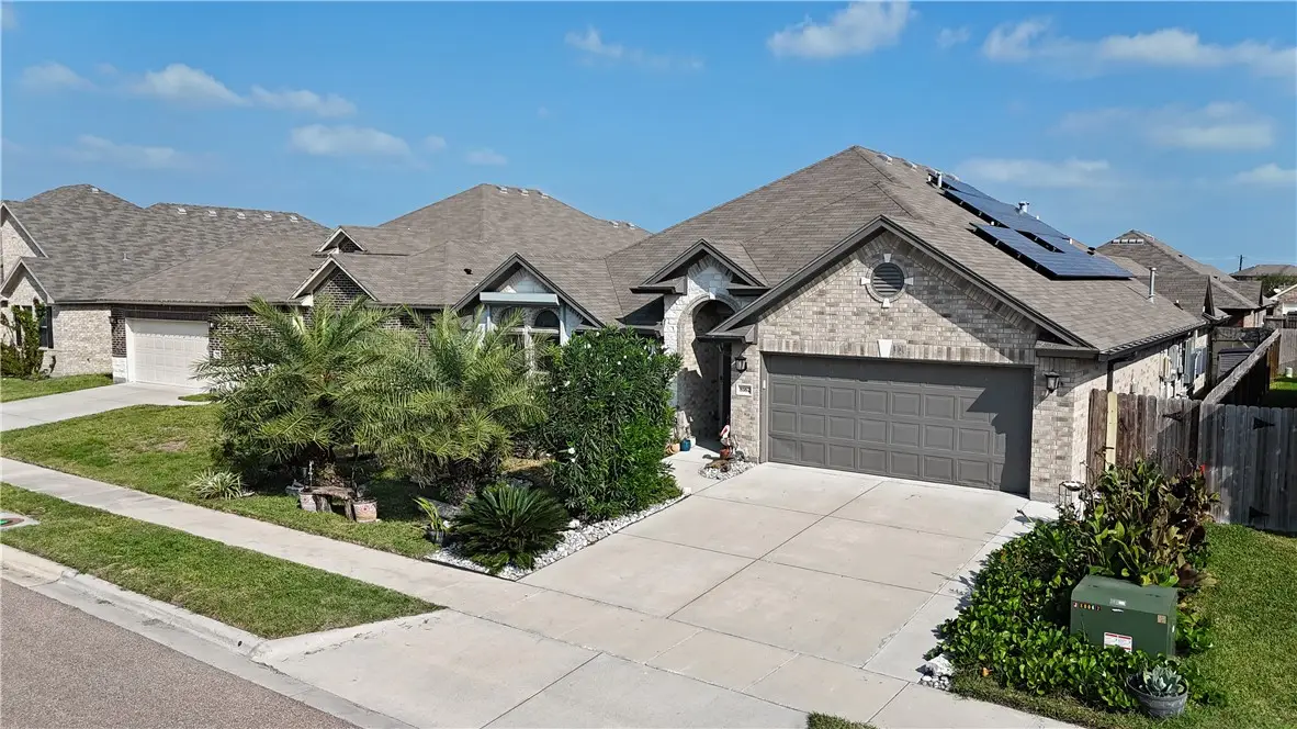8162 Luz De Luna Street, Corpus Christi, TX 78414 - Image #1
