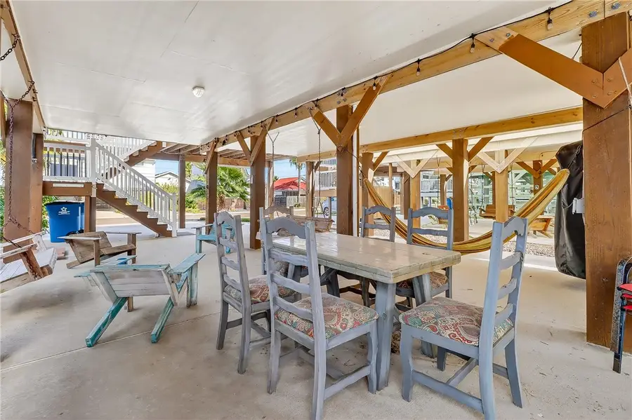 304 Avenue J, Port Aransas, TX 78373 - Image #3