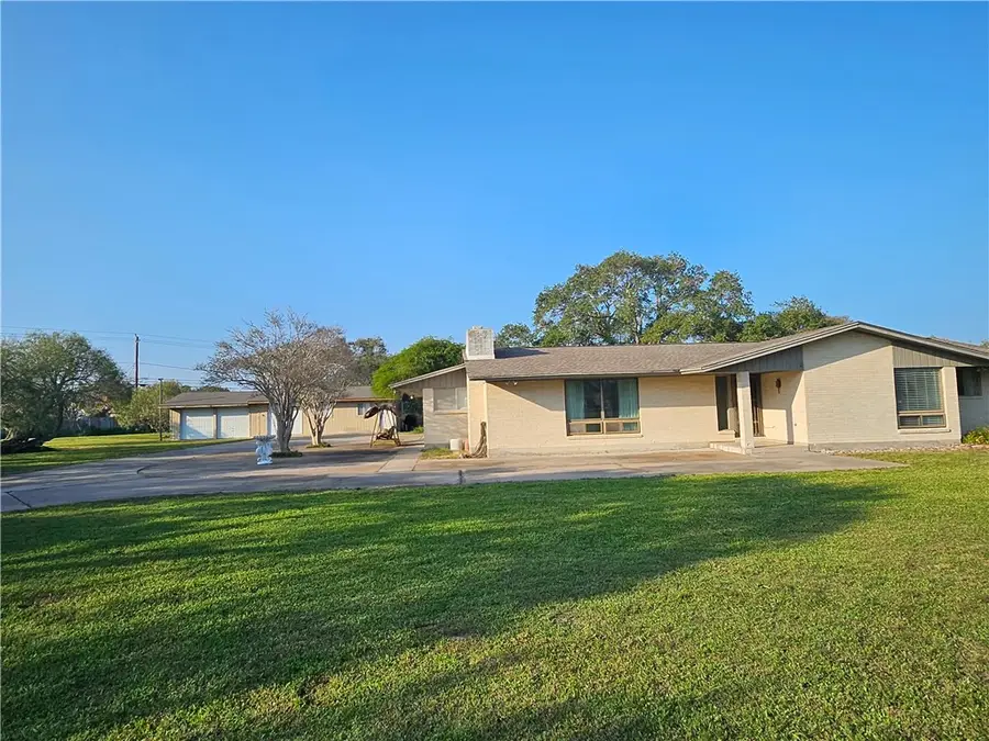 6862 Lake View Drive, Corpus Christi, TX 78412 - Image #3